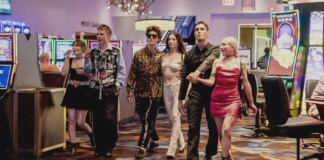 Фильм «Анора» завоевал главную награду Гильдии режиссеров США