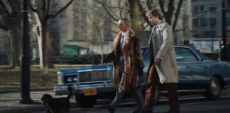 Создатель фильма про Дональда Трампа извинился «за шлепок по заду»