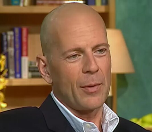 Жена Брюса Уиллиса рассказала о потере им речи