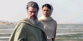 Зендая предстала в образе Афины из фильма «Одиссея»