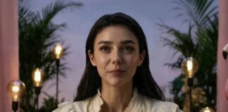 ИИ-актриса Тилли Норвуд дала сбой во время интервью