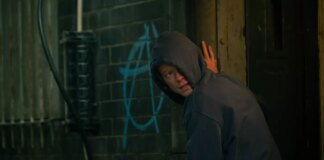 Джеймс Ганн «гордится» зрительским рейтингом фильма «Глиноликий»